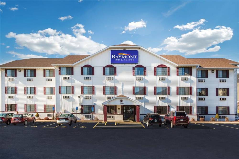 Baymont By Wyndham Cedar Rapids