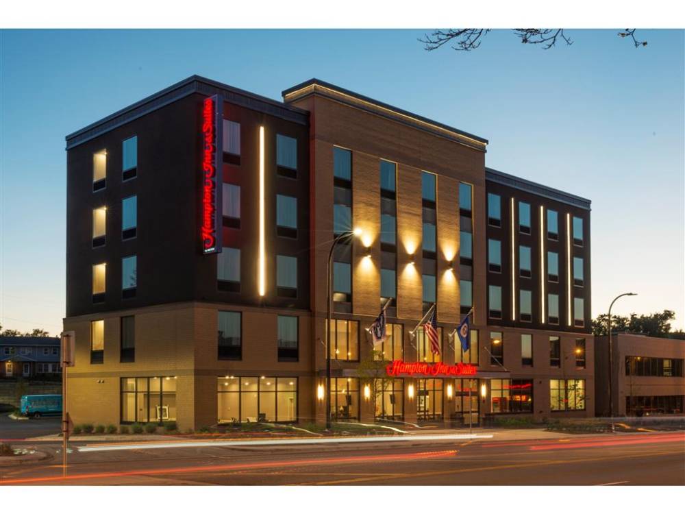 Hampton Inn & Suites Minneapolis/un
