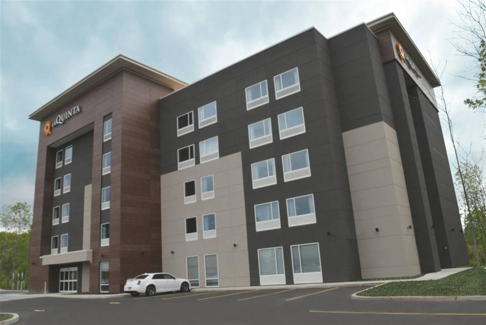 La Quinta Inn Ste Amherst