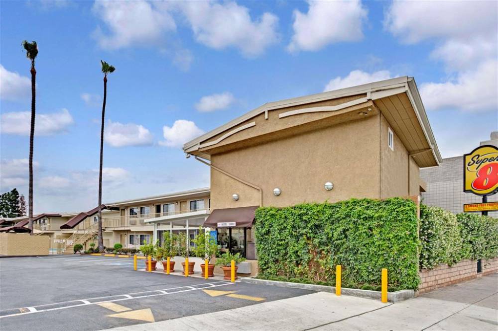 Super 8 By Wyndham Culver