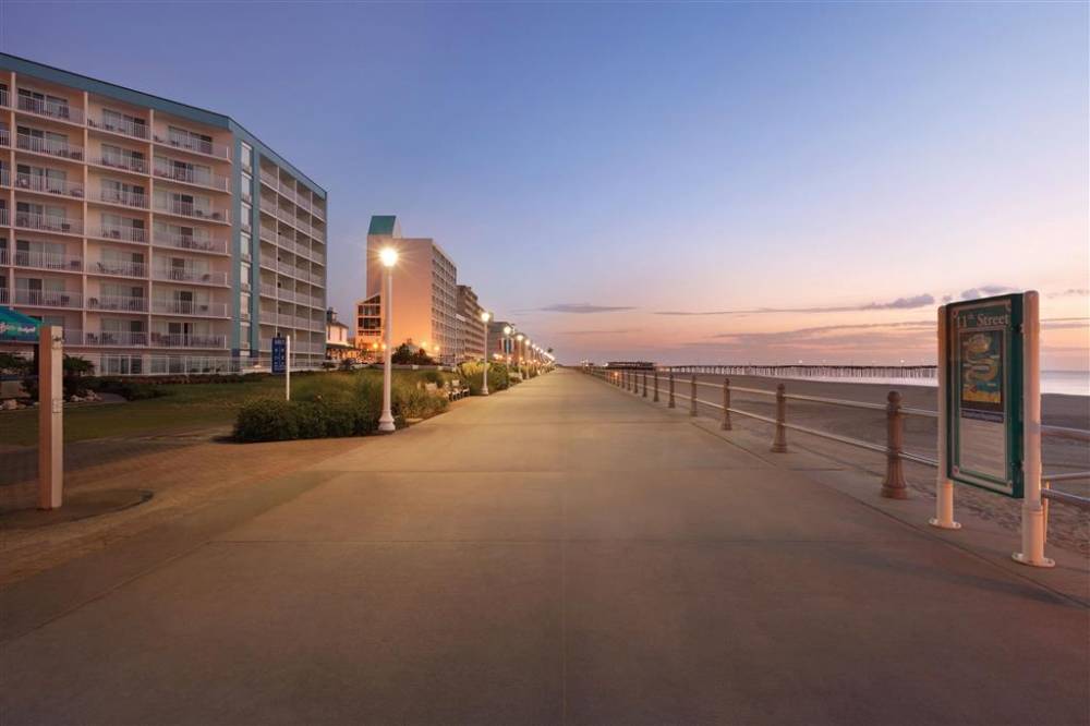 Surfbreak Virginia Beach Oceanfront Ascend Hotel Collection